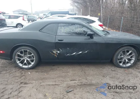 2022 Dodge Challenger Sxt z USA, uszkodzony, nr VIN 2C3CDZAG2NH140222